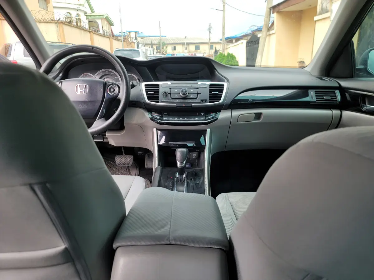 2016 Honda Accord - Image 4