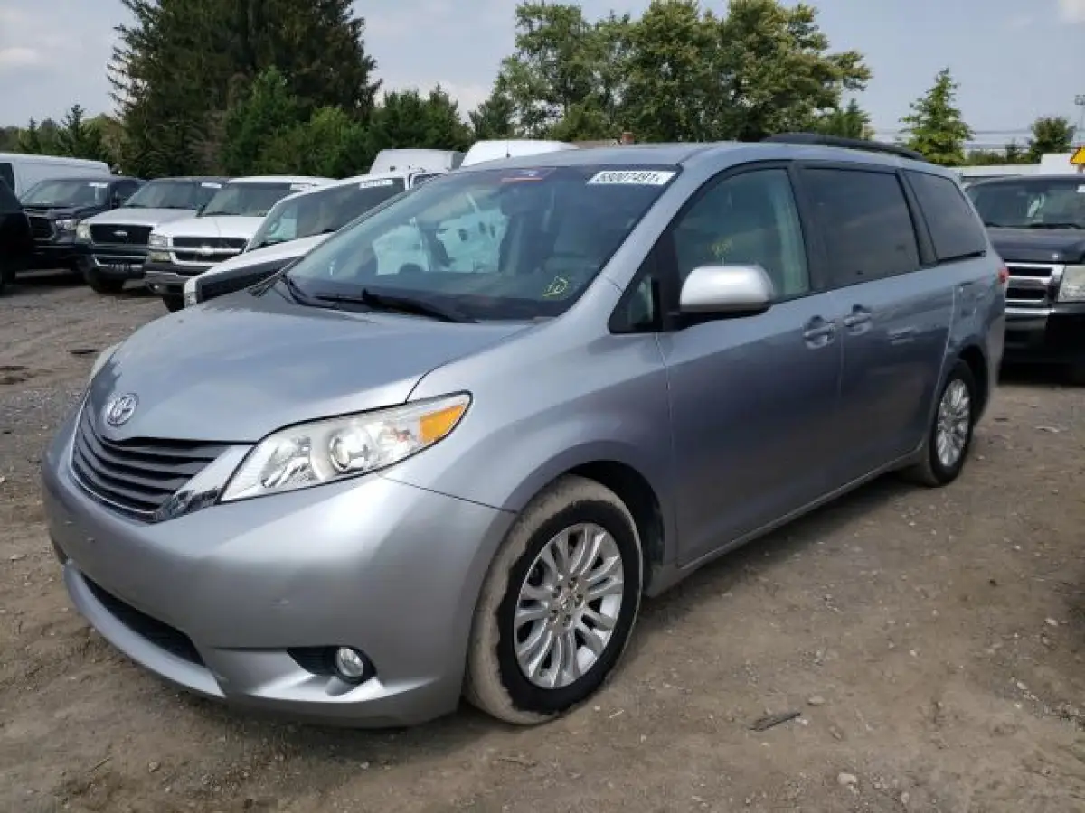 CLEAN 2011 TOYOTA SIENNA FOR SALE - Image 2