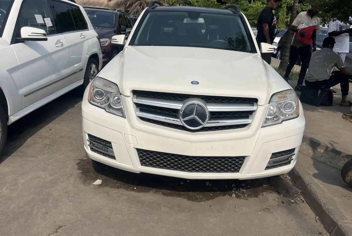 Foreign Used 2011 merc3des Benz Glk350 - Image 2