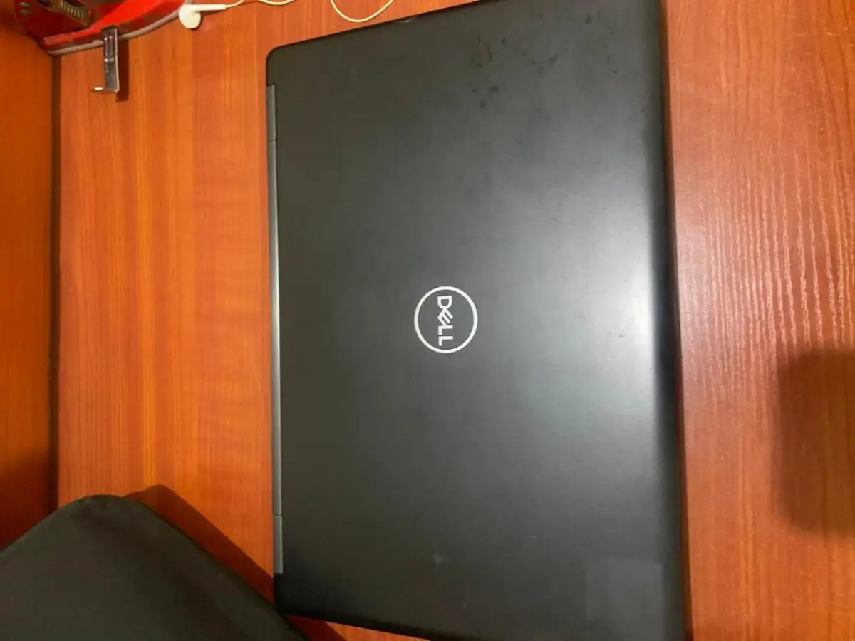 Dell latitude 5590 Laptop - Image 1