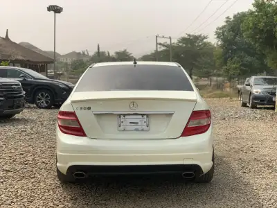 Mercedes Benz C300 2011