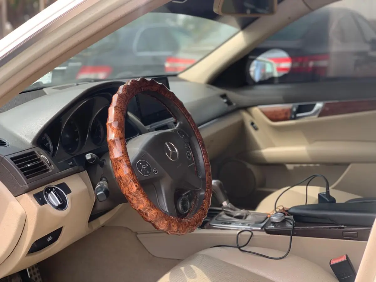 Mercedes Benz C300 2011 - Image 3