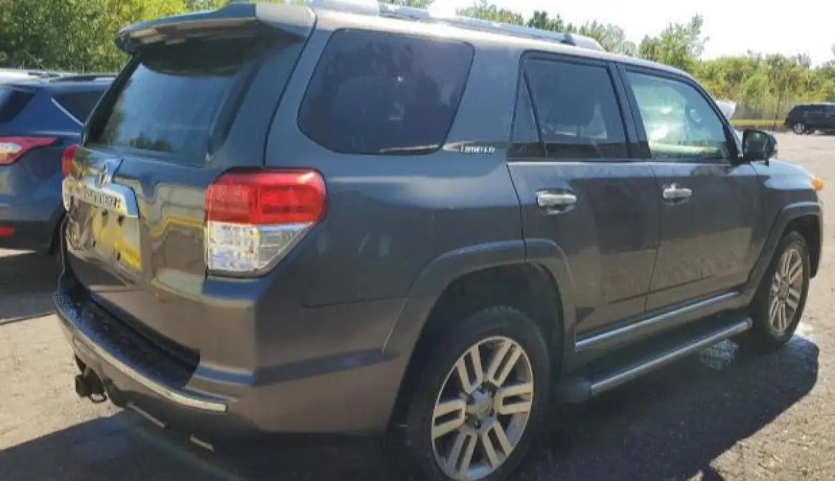 2005 Toyota 4 runner for sale - Image 1