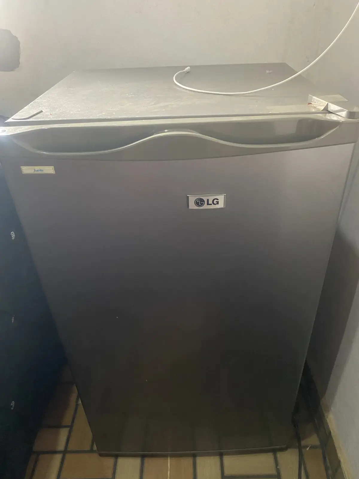LG refrigerator - Image 1