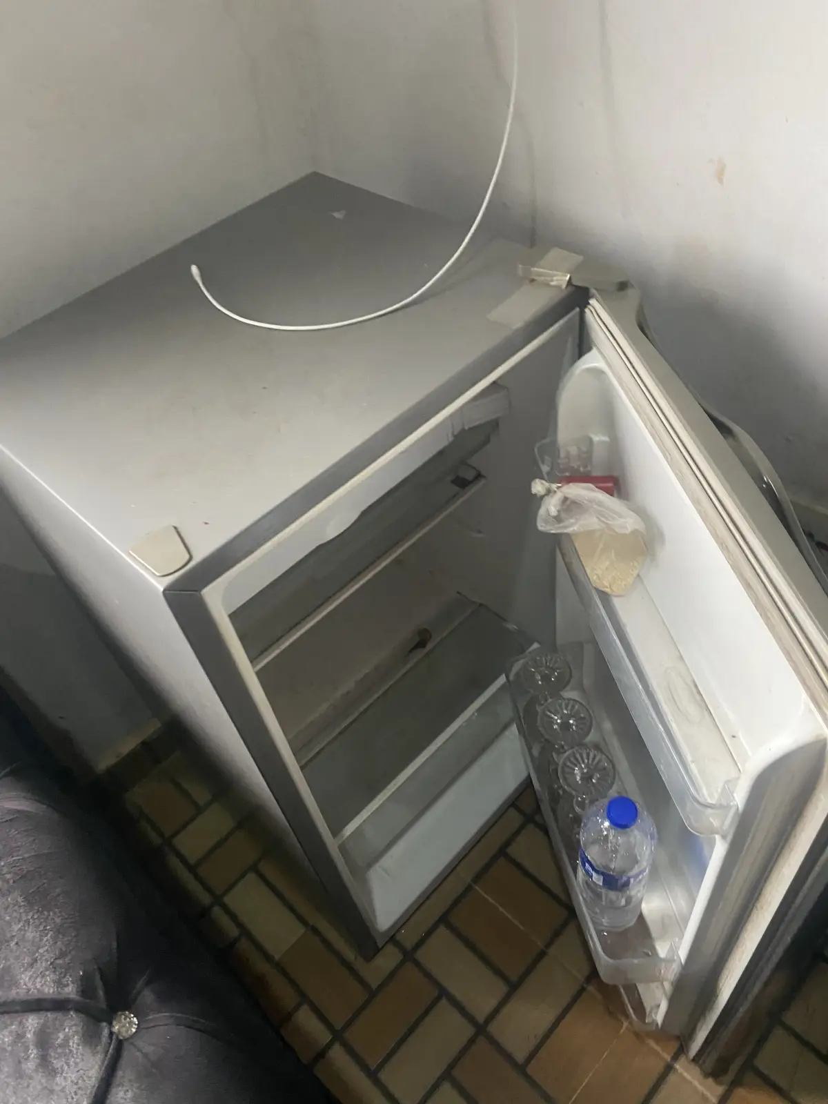 LG refrigerator - Image 2