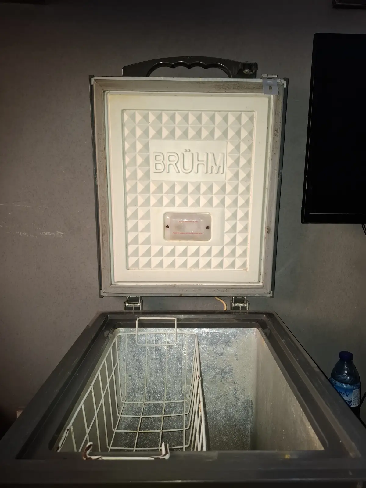 Bruhm 100L chest deep freezer - Image 1