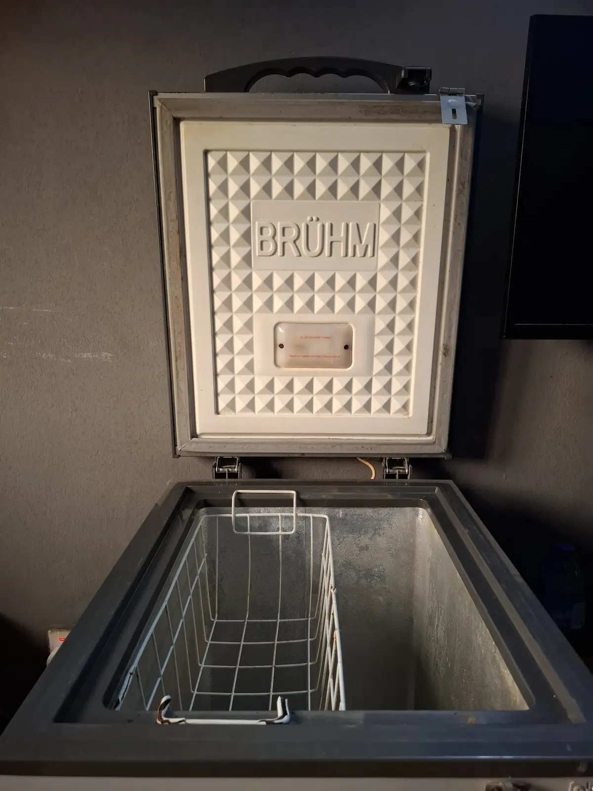 Bruhm 100L chest deep freezer - Image 2