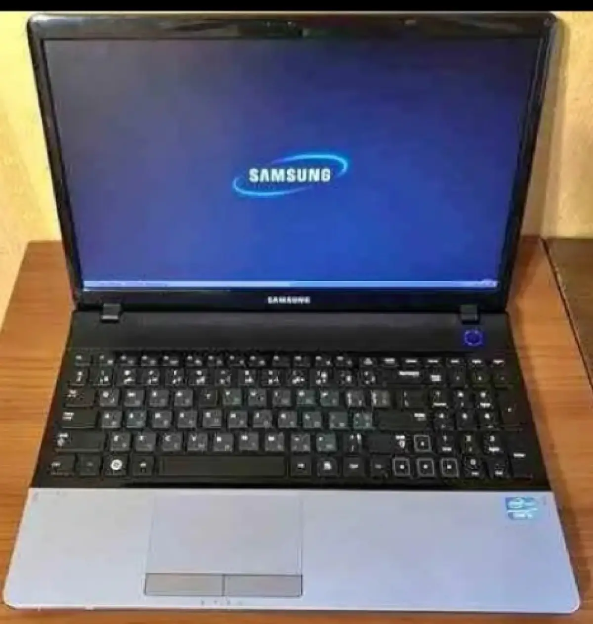 Samsung core i5 laptop - Image 1