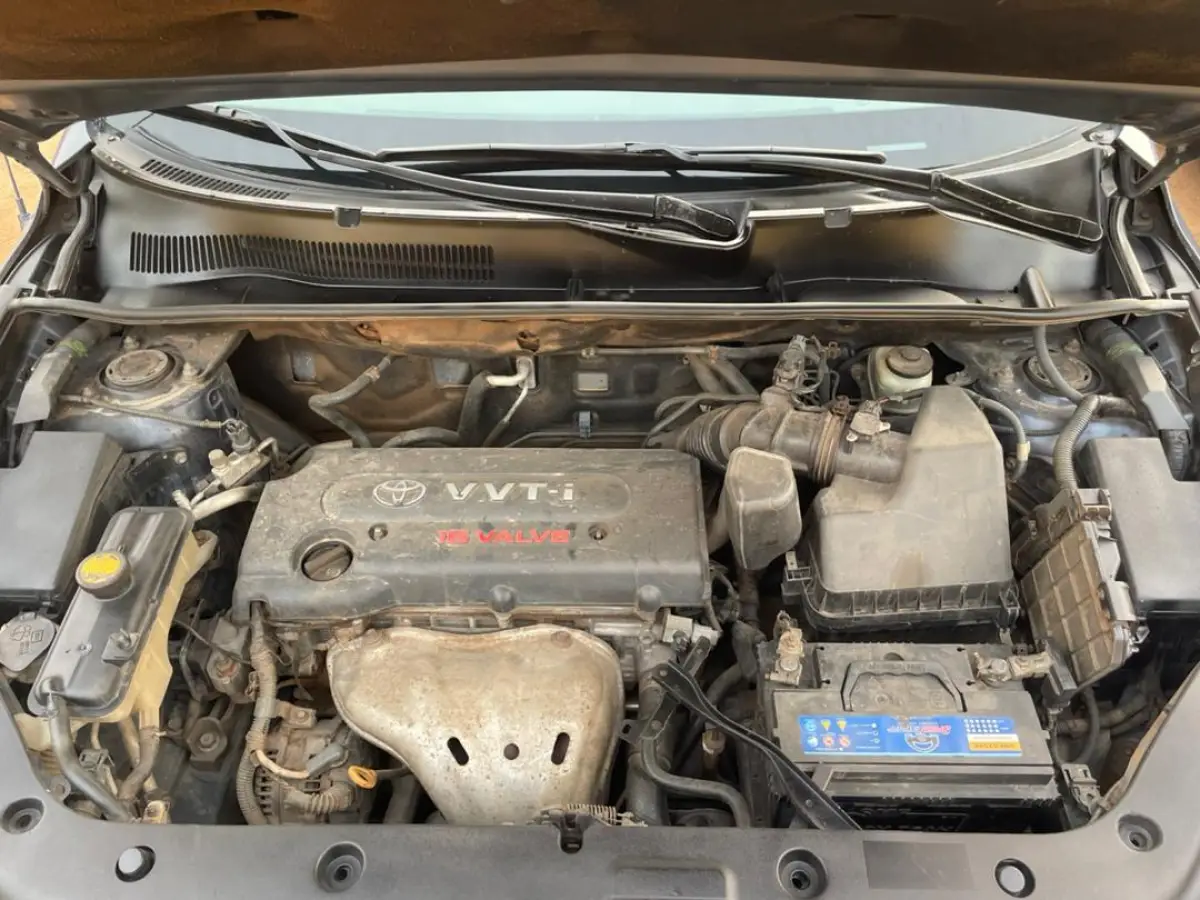 Neatly used Toyota RAV4 - Image 4