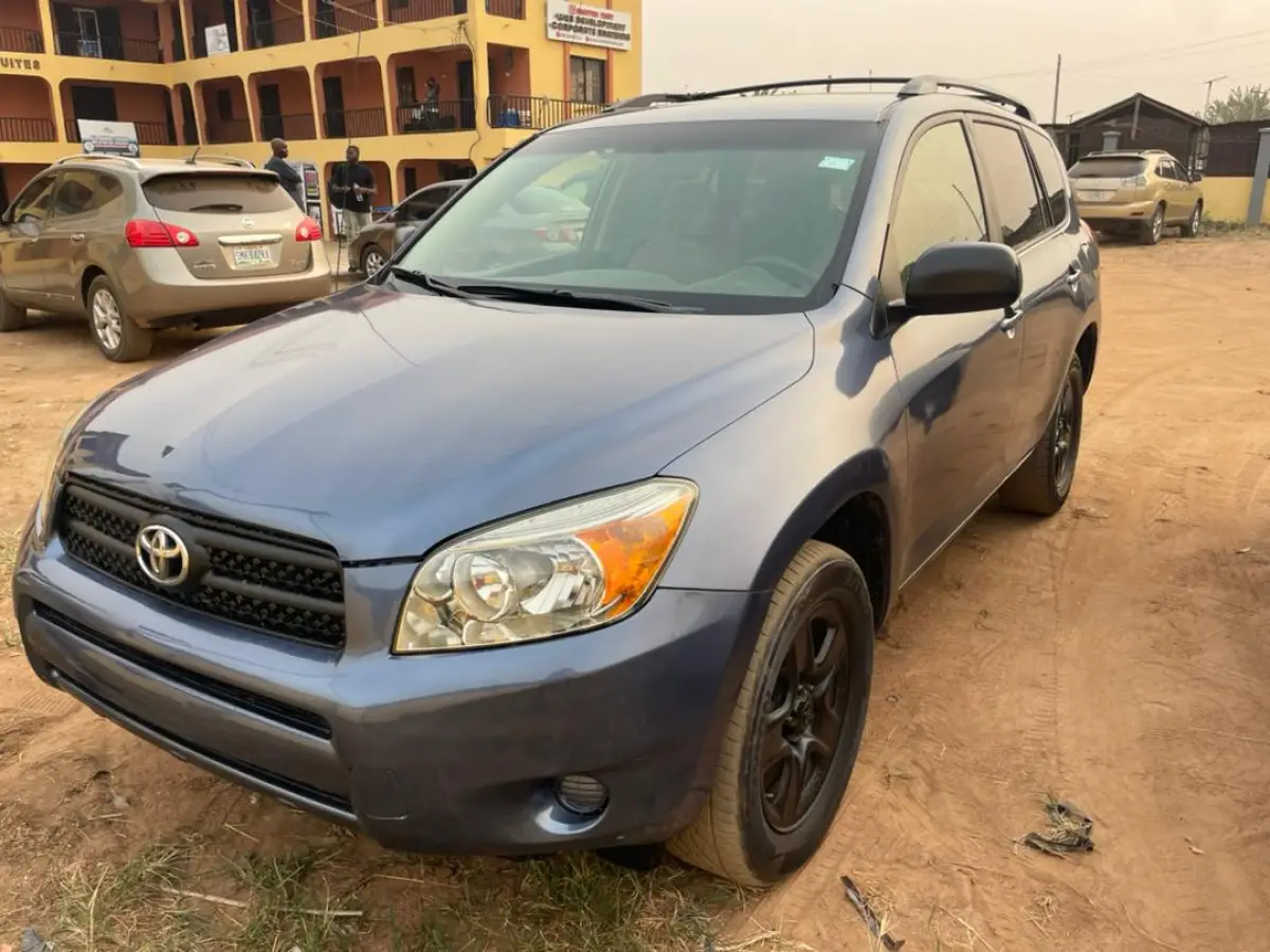 Neatly used Toyota RAV4 - Image 1