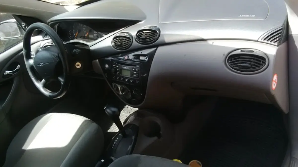 Ford Focus Wagon - Image 2