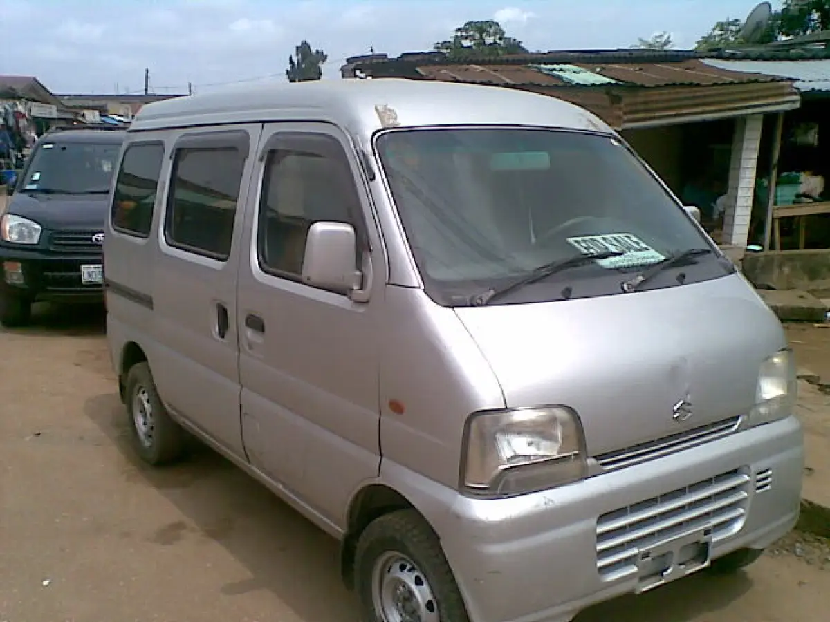 Suzuki Every Mini Bus 2000 - Image 2