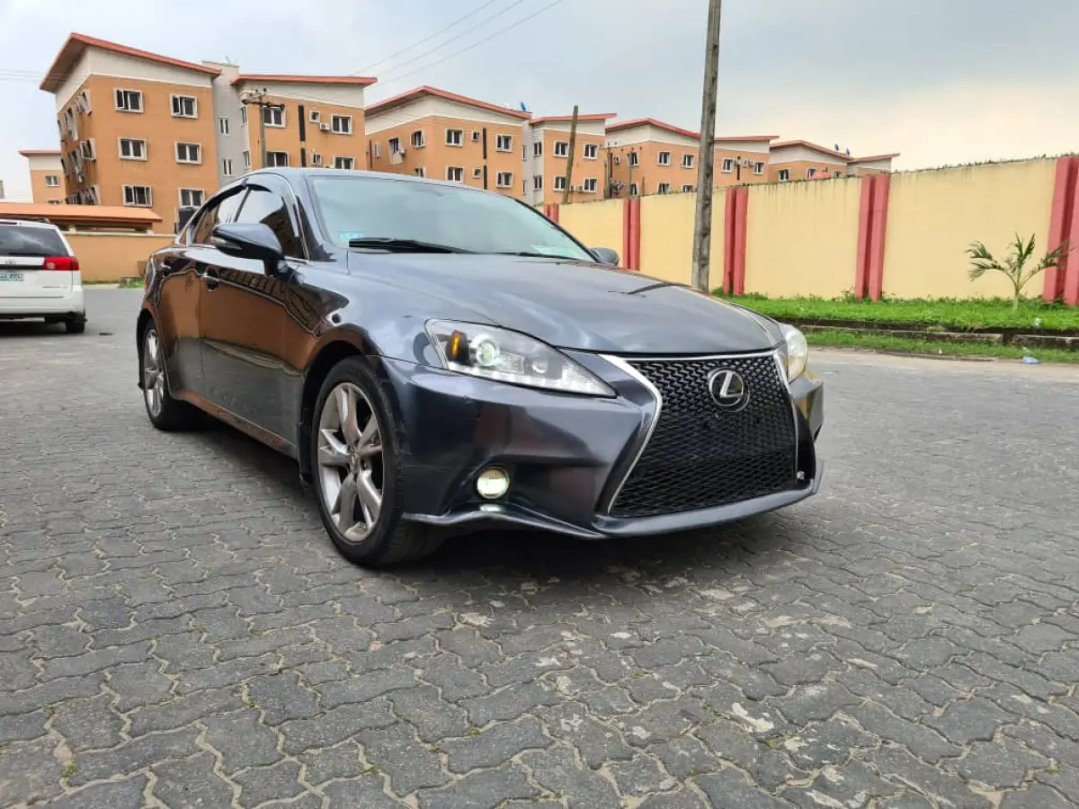 Clean neat Lexus Is250 for sale - Image 3
