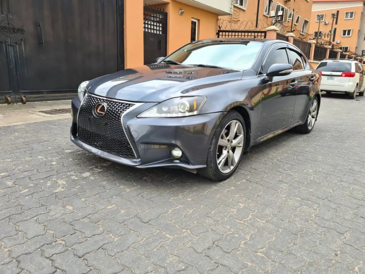 Clean neat Lexus Is250 for sale - Image 4