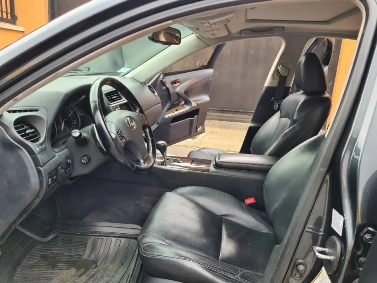 Clean neat Lexus Is250 for sale - Image 7