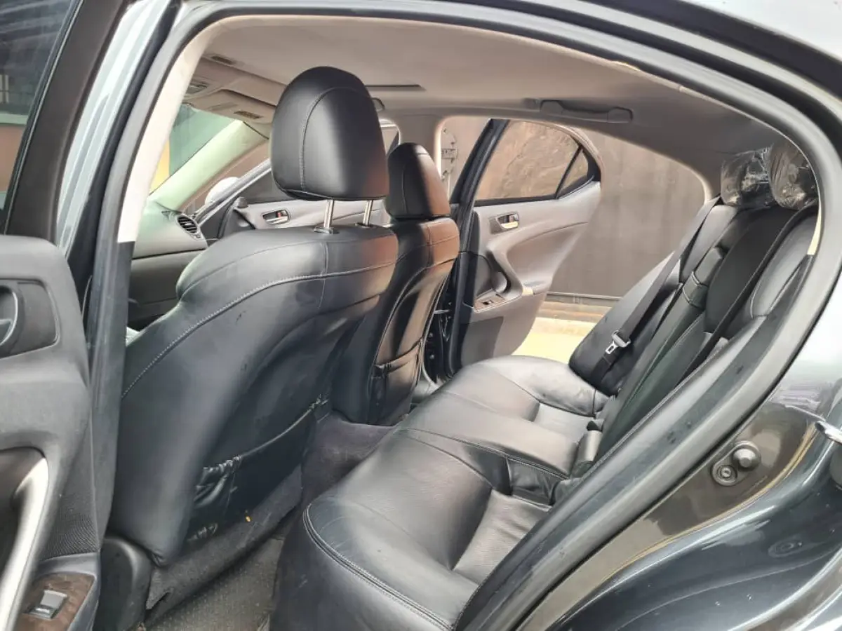 Clean neat Lexus Is250 for sale - Image 10