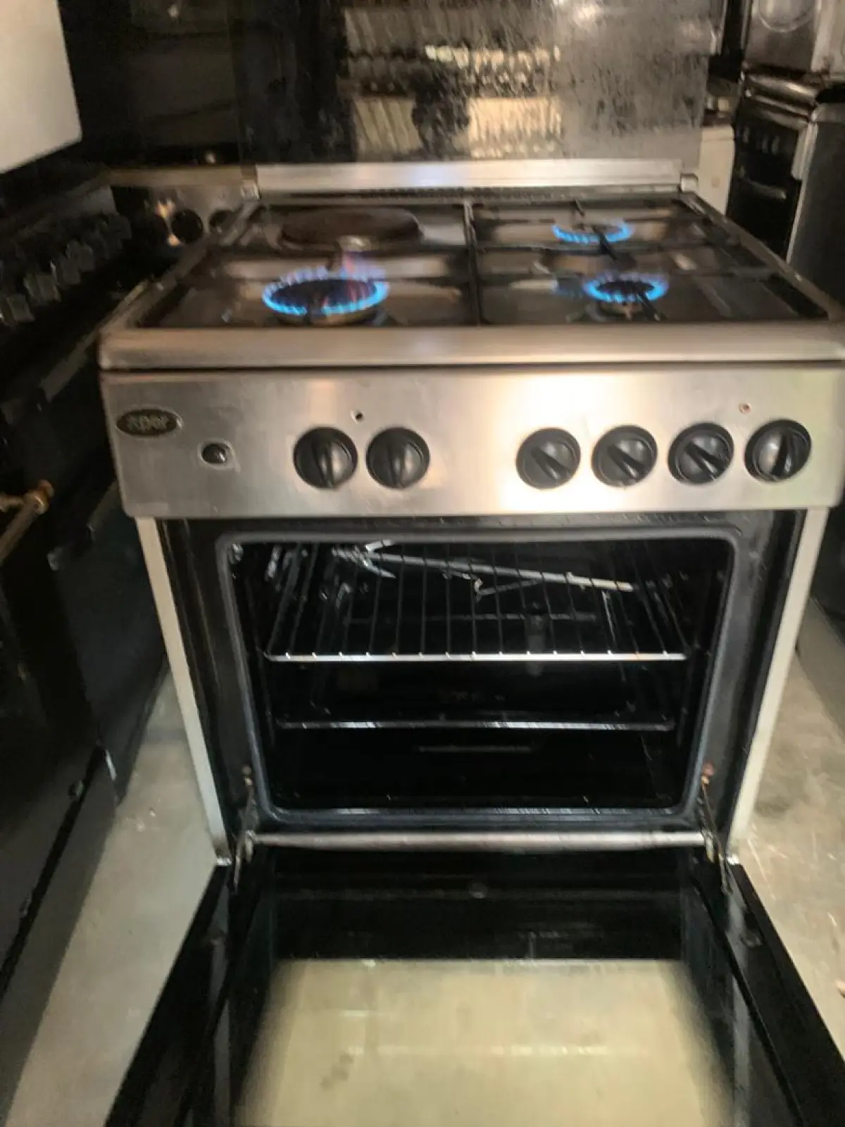 Upgrade your kitchen with our trusted brands of gas and electric cookers - Image 3