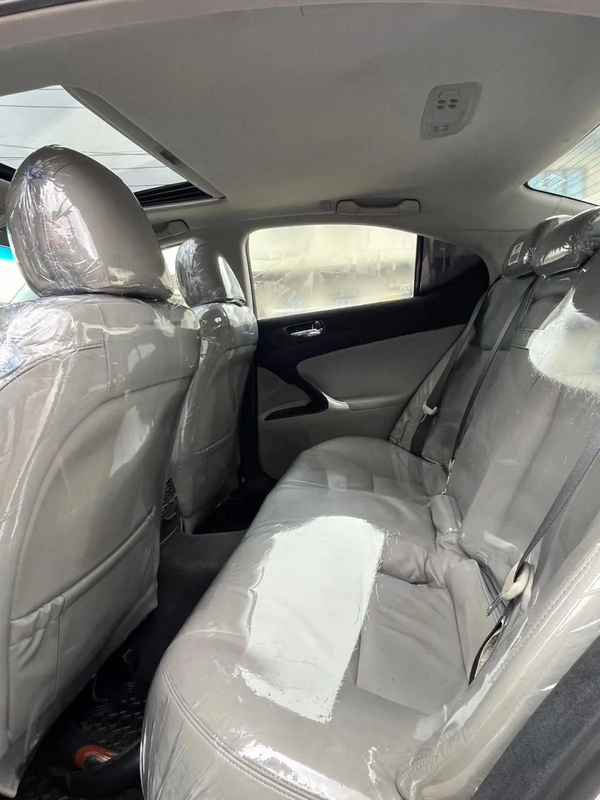 Super clean Lexus Is250 - Image 6