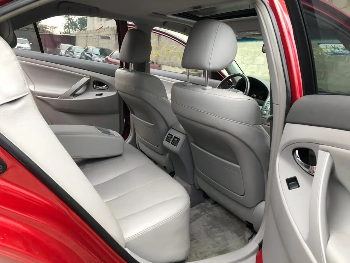 Lagos Cleared 2008 Toyota Camry Hybrid - Image 7