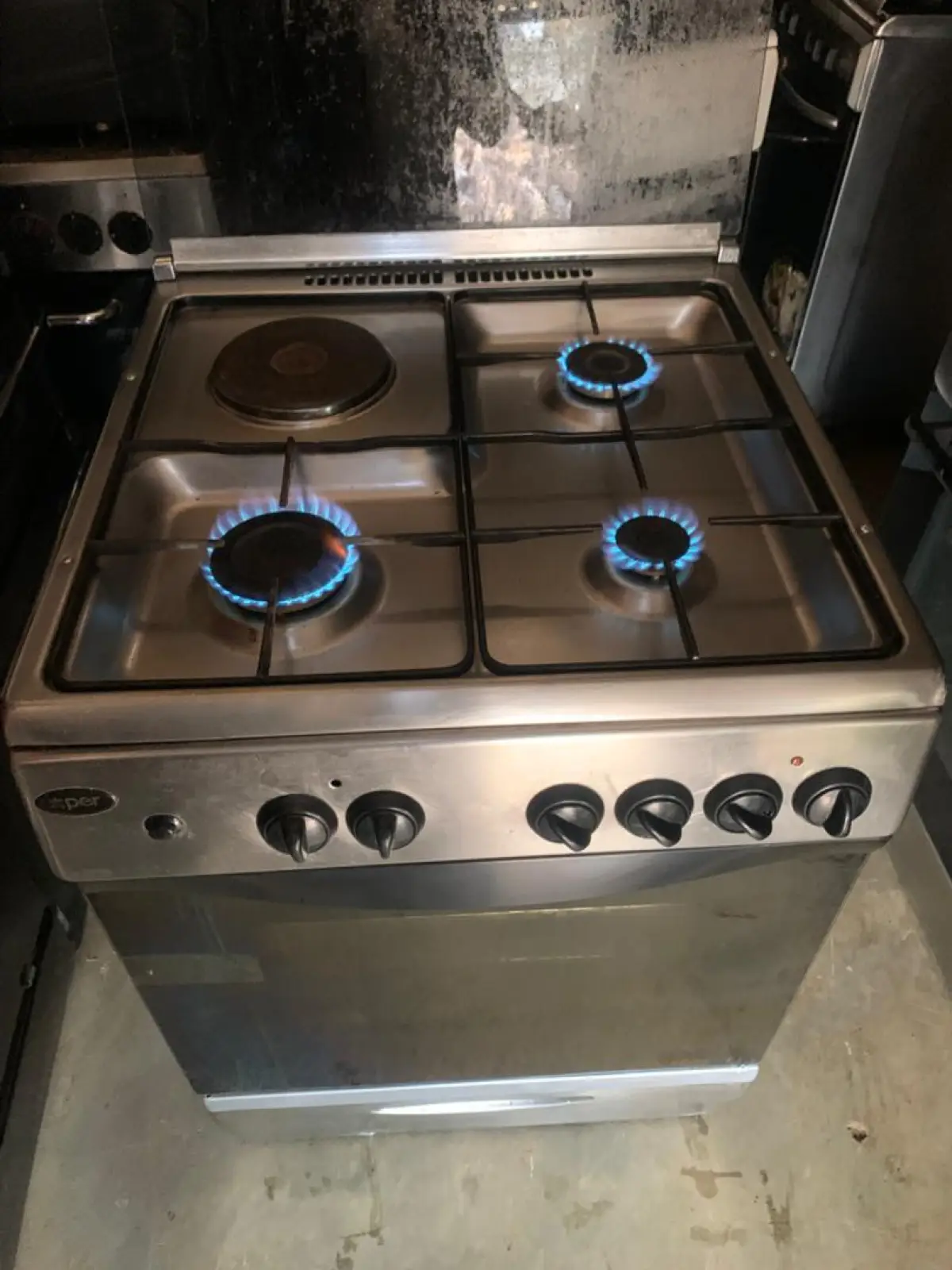 Upgrade your kitchen with our trusted brands of gas and electric cookers - Image 5