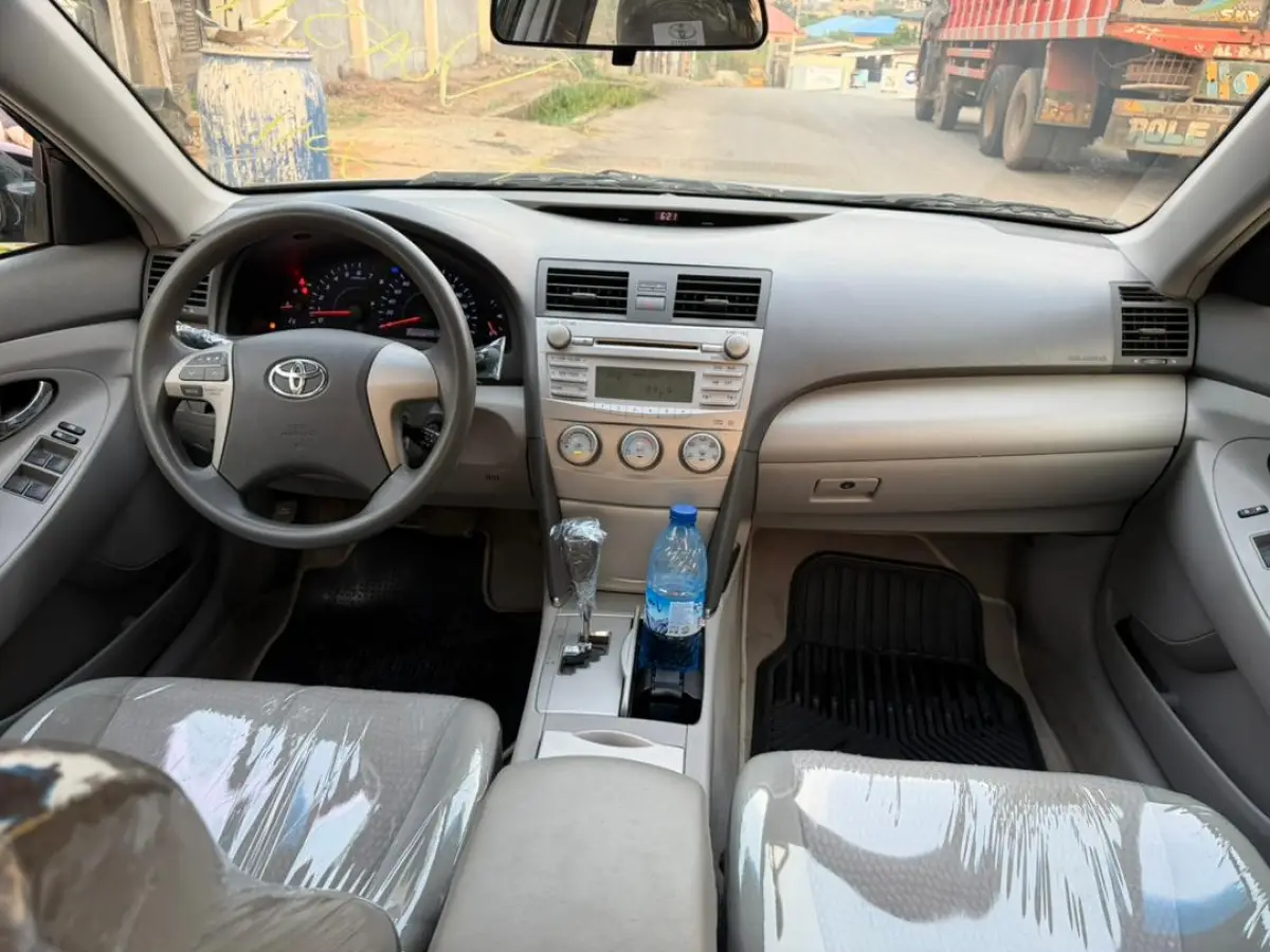 Toyota Camry 2011, Direct foreign used - Image 2