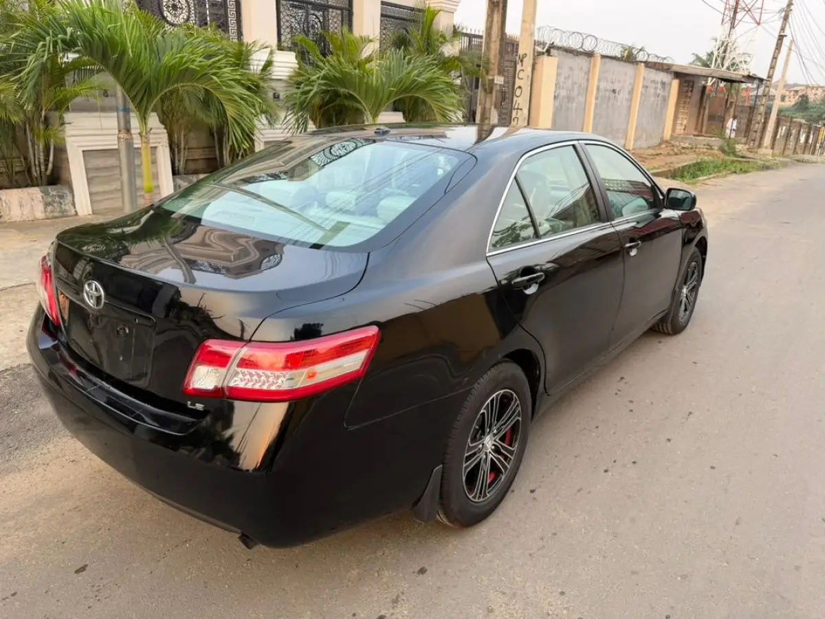Toyota Camry 2011, Direct foreign used - Image 9