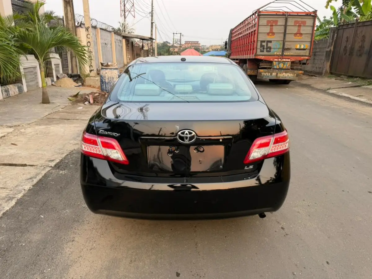 Toyota Camry 2011, Direct foreign used - Image 10