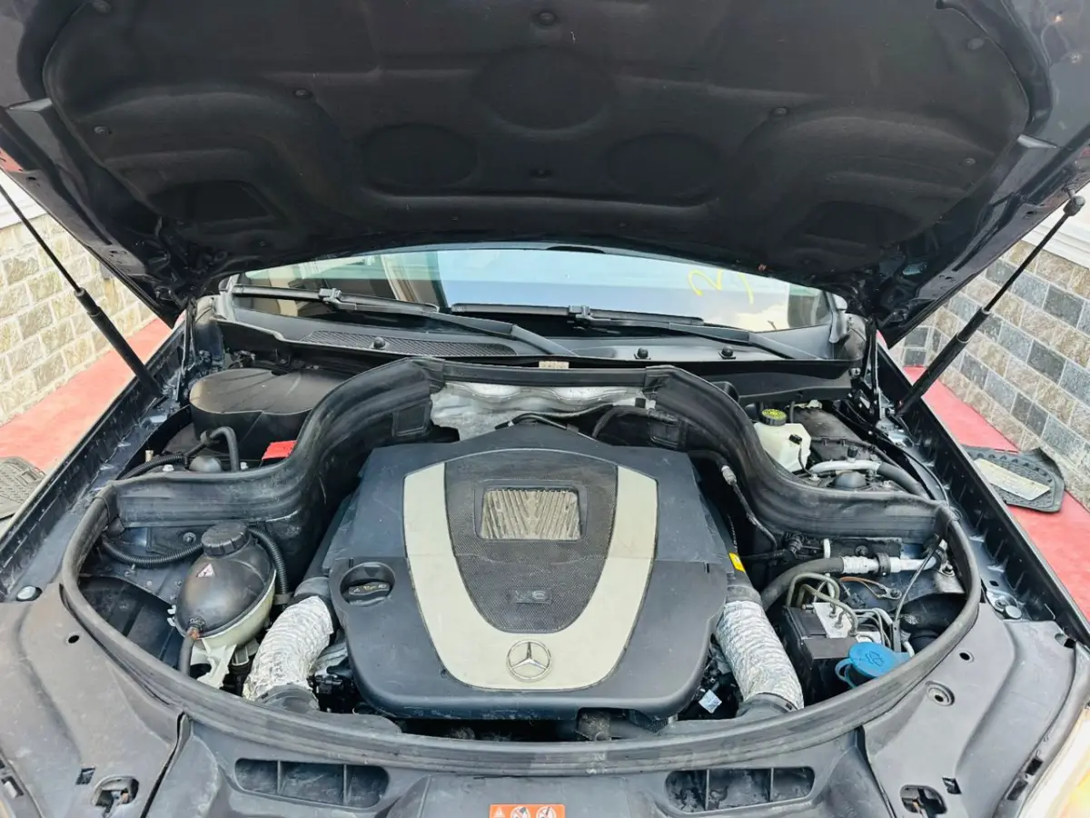 Benz GLK350, 2010 - Image 7