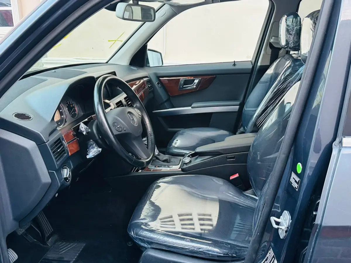 Benz GLK350, 2010 - Image 9