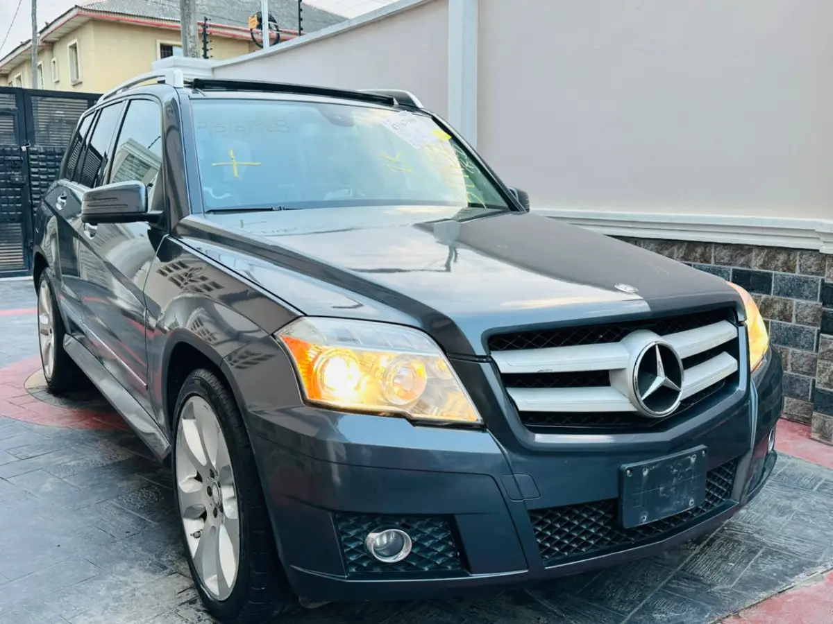 Benz GLK350, 2010 - Image 10
