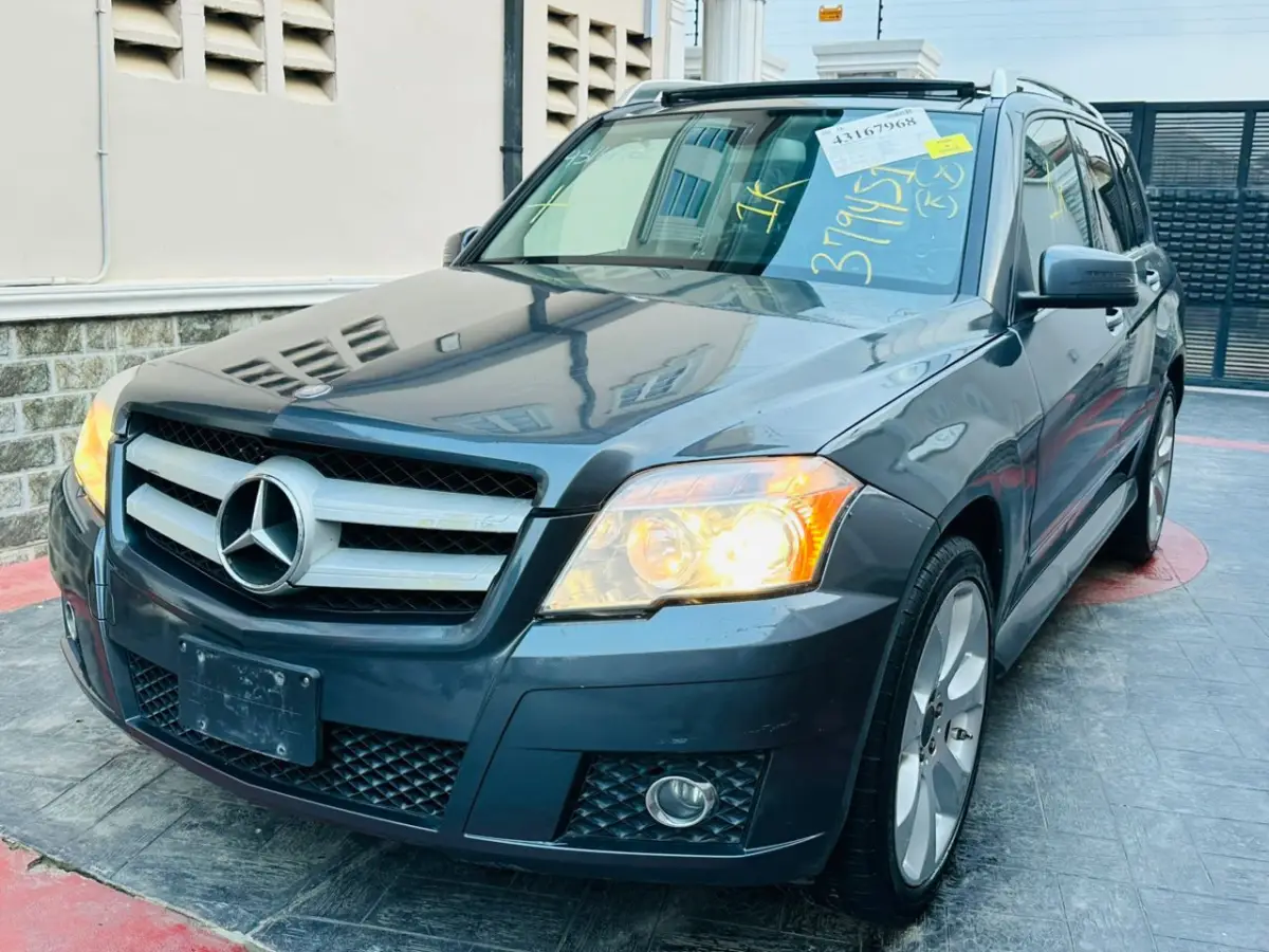 Benz GLK350, 2010 - Image 13
