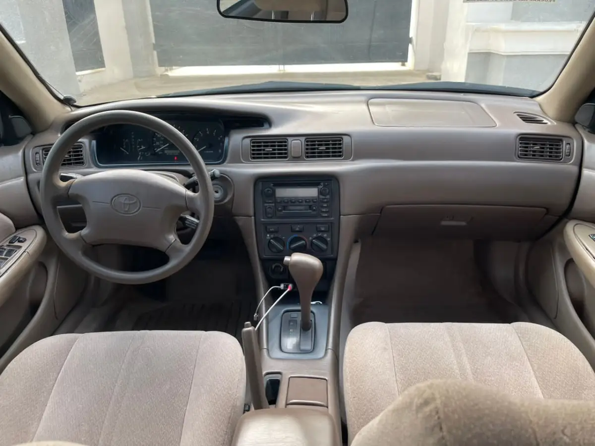 Toyota Camry 2000 - Image 6