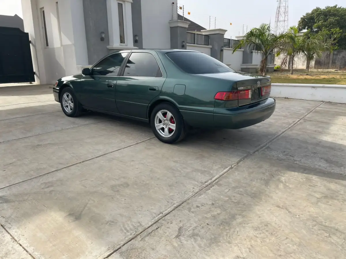 Toyota Camry 2000 - Image 7