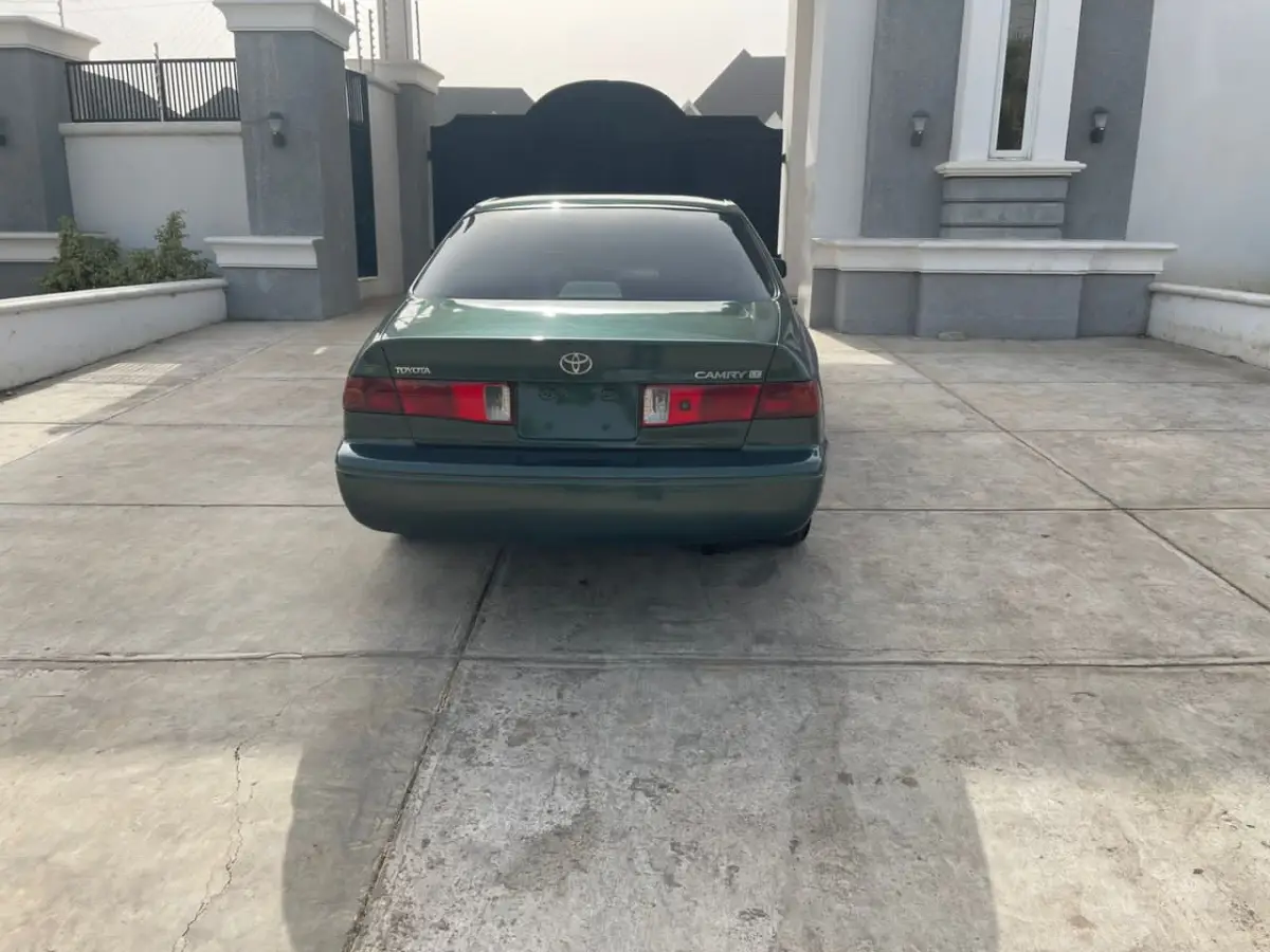 Toyota Camry 2000 - Image 8