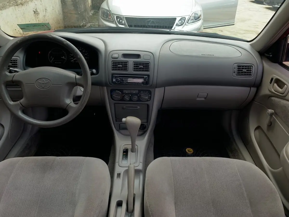 Toyota Corolla 2002 - Image 6