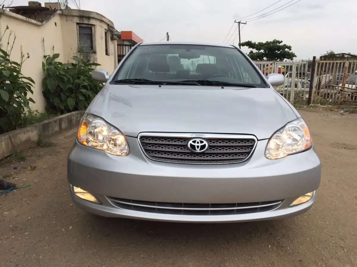 Silver Toyota Corolla LE 2006 - Image 1