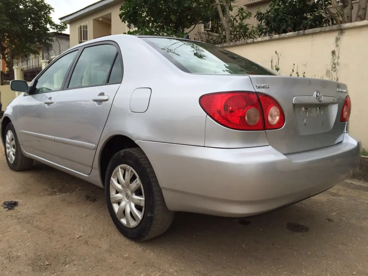 Silver Toyota Corolla LE 2006 - Image 5