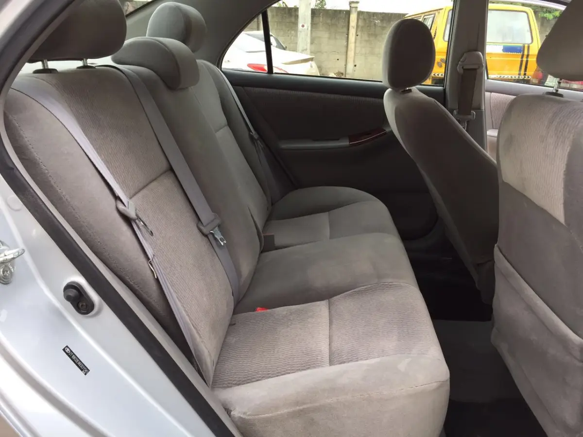 Silver Toyota Corolla LE 2006 - Image 7