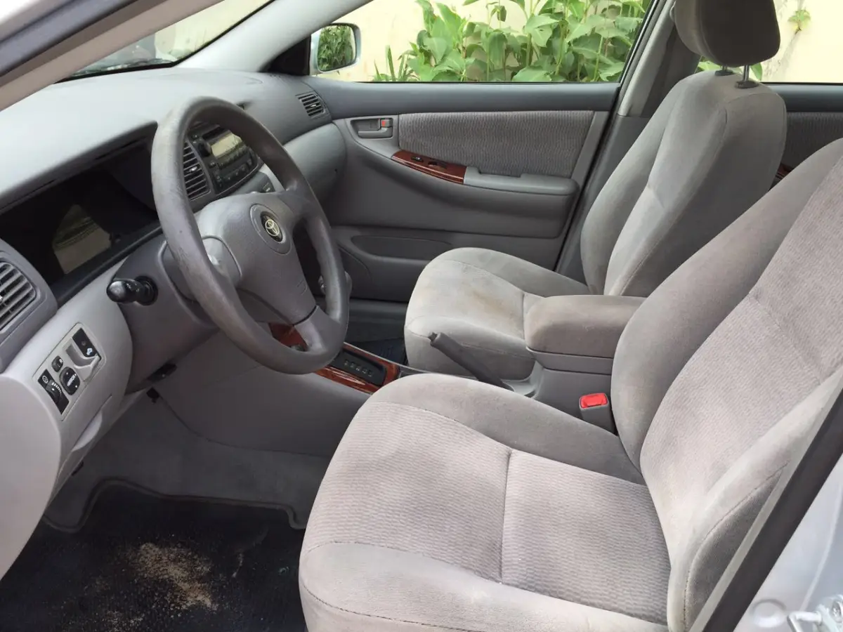 Silver Toyota Corolla LE 2006 - Image 8