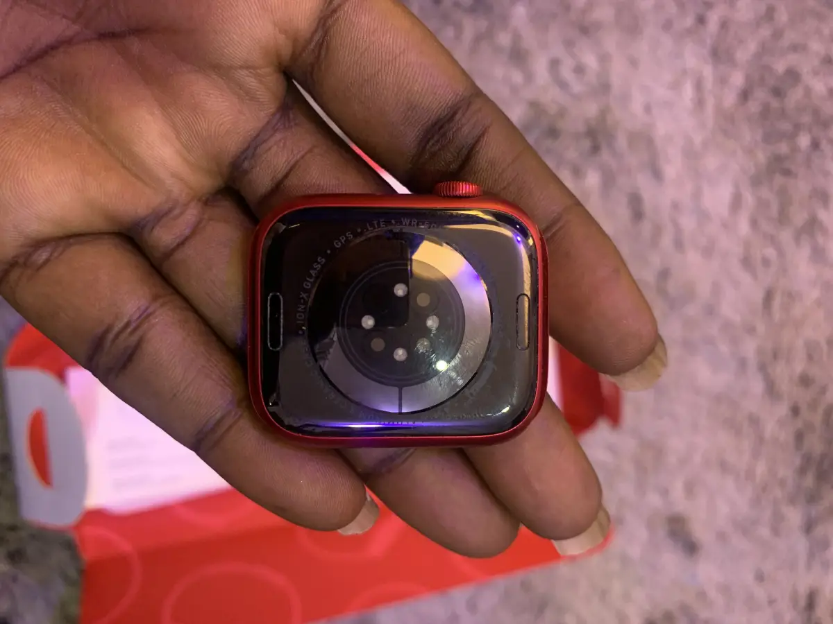 Apple Watch Series 8 45MM LTE - Image 8