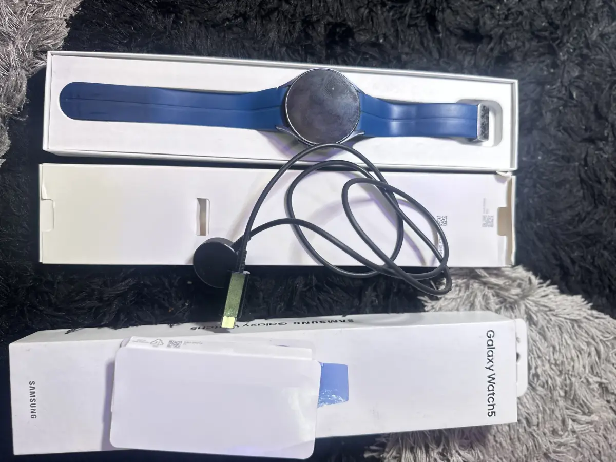 Samsung Watch 5 44MM LTE - Image 1