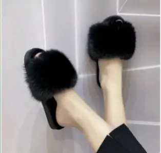 Fluffy indoor slippers