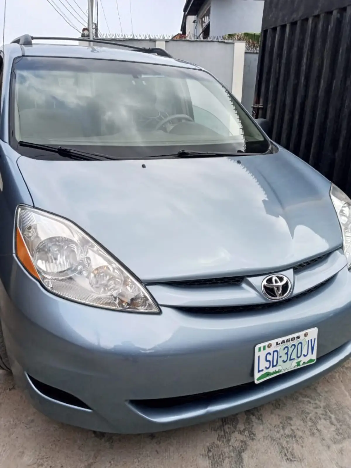 2008 Sienna LE - Image 1