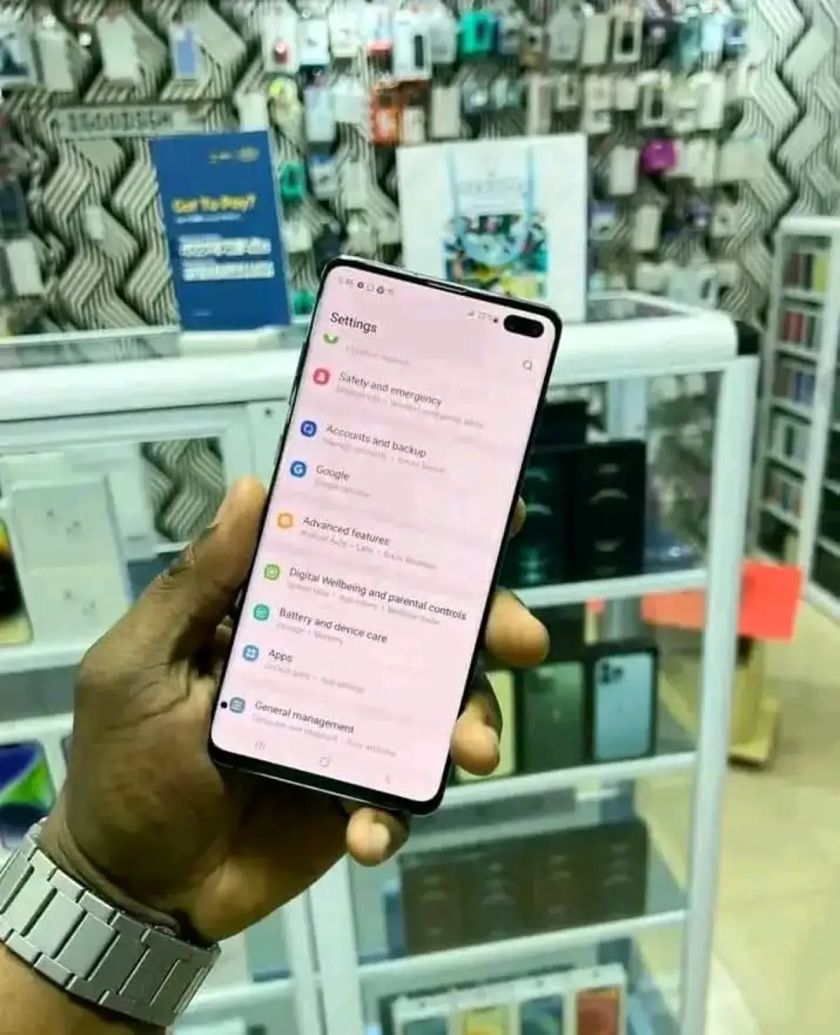 Samsung Galaxy S10 PLUS 8gb ram 256gb - Image 3