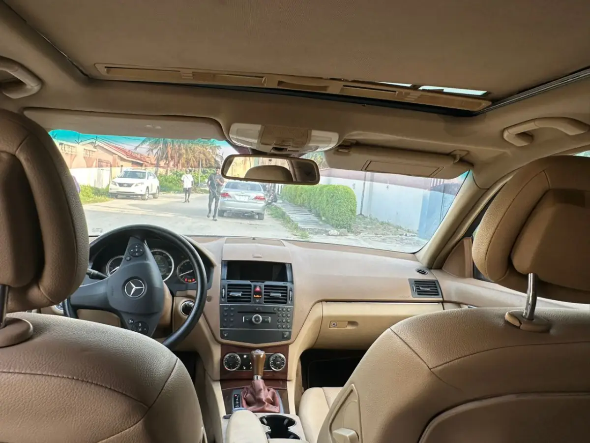 2009 Mercedes Benz C350 - Image 2