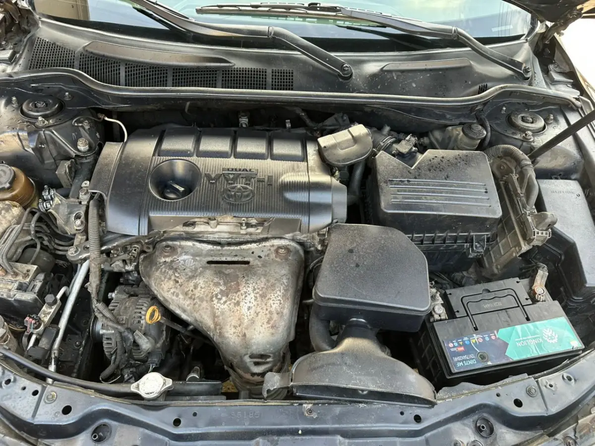 Neatly Used 2011 Toyota Camry Sport - Image 2