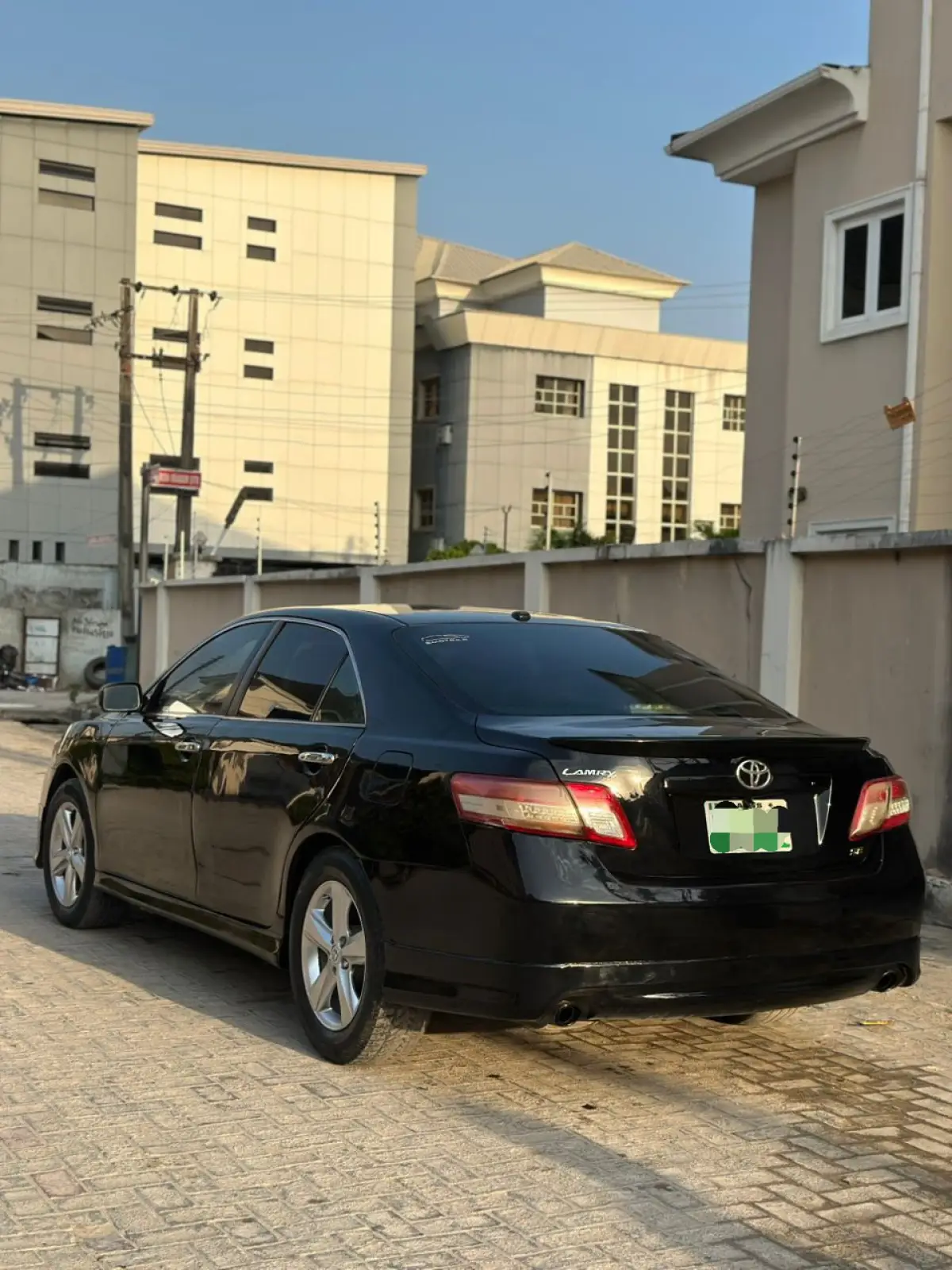 Neatly Used 2011 Toyota Camry Sport - Image 5