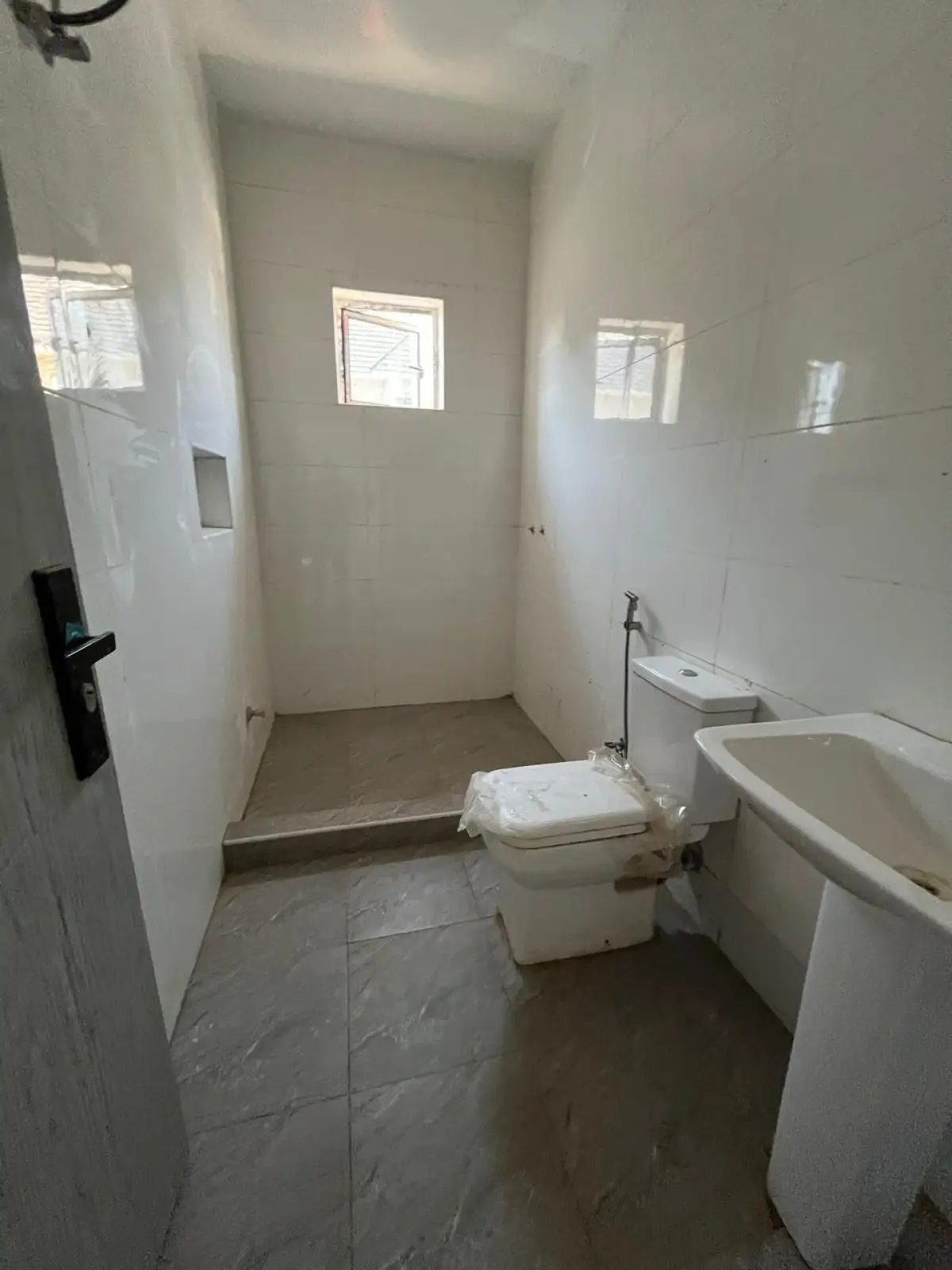 For newly built 3bedrooms terrace duplex at GuduGaduwa - Image 4