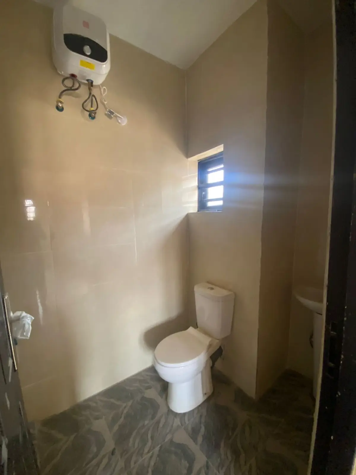 To Let New Standard 3bedrooms at Gwarinpa estate - Image 5