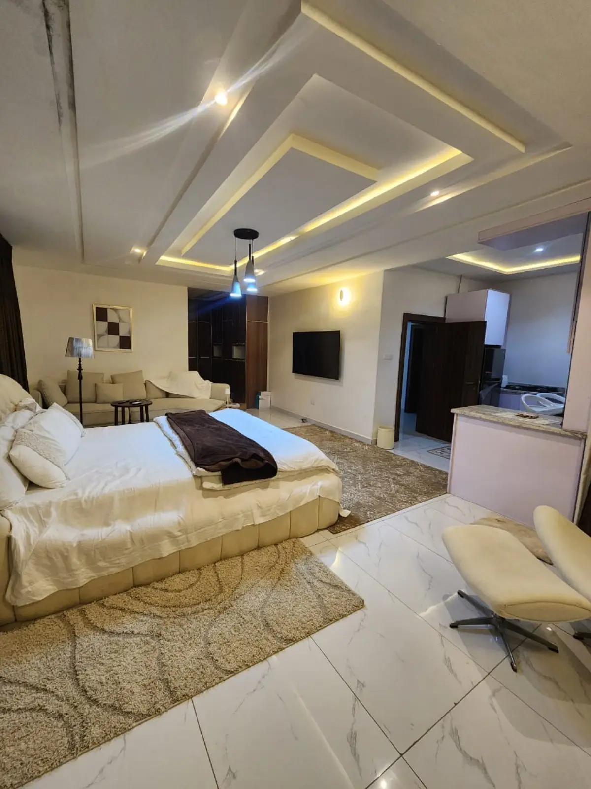 To Let furnished 4bedrooms duplex with bq at katampe extension - Image 3